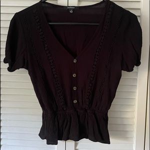 Lightweight summer blouse.. size small